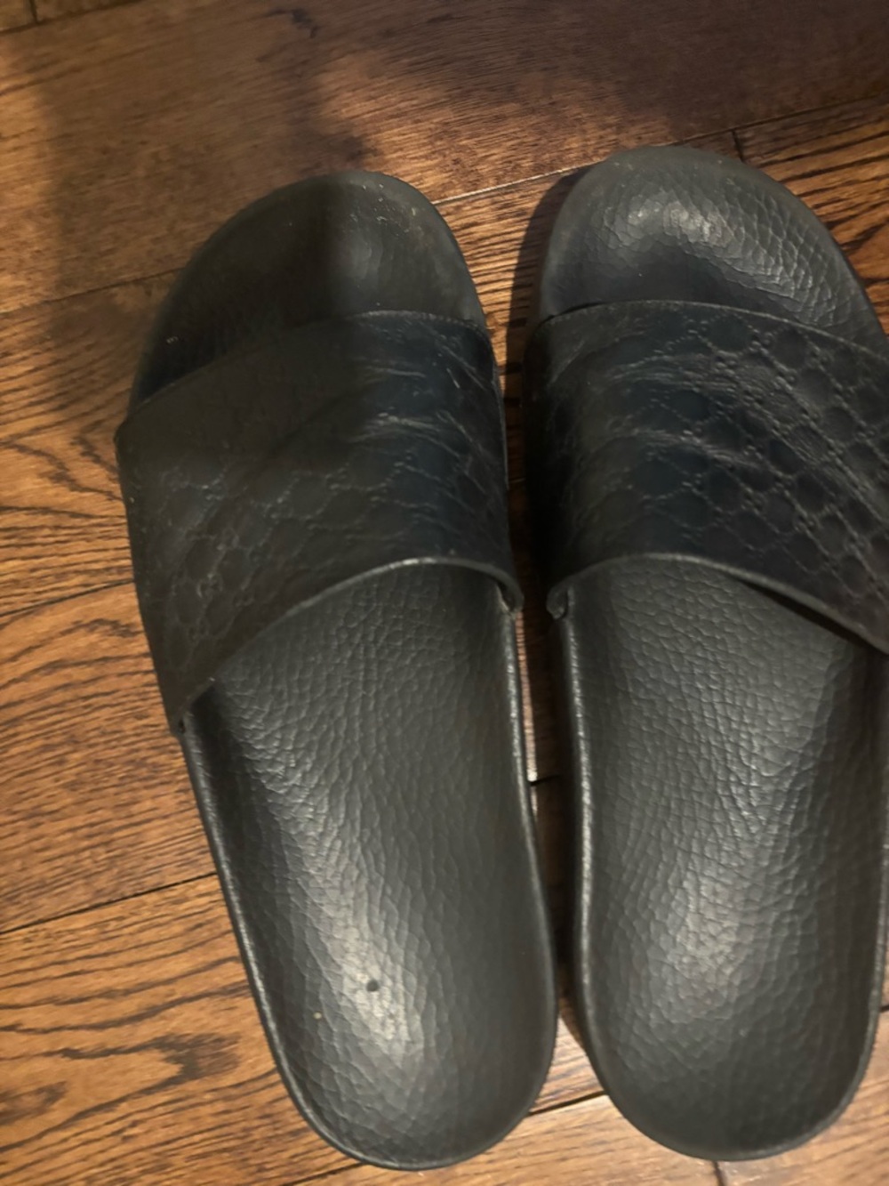 Gucci Black slides with Gucci shoe box - Picture 2 of 3